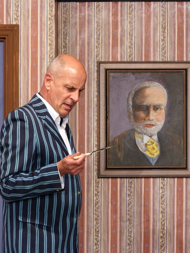 Peter Spencer as Livago